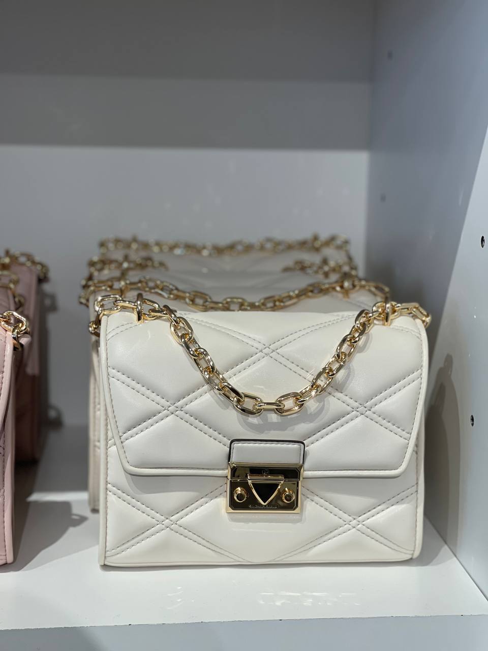 (USA Ready Stock) Michael Kors Serena Medium Flap in Light Creme