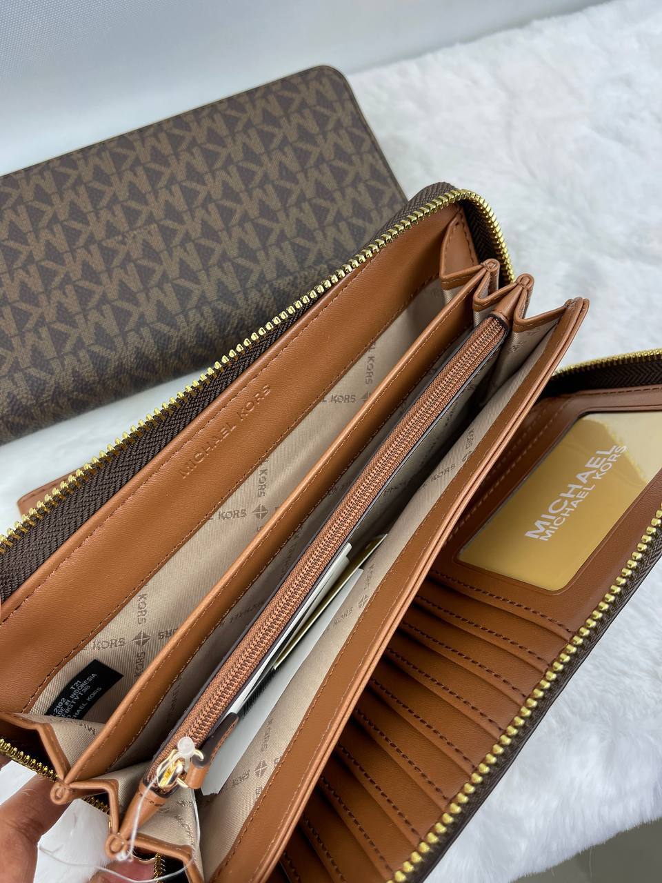 (USA Ready Stock) Michael Kors Continental Wallet in Sig Brown - Image 4