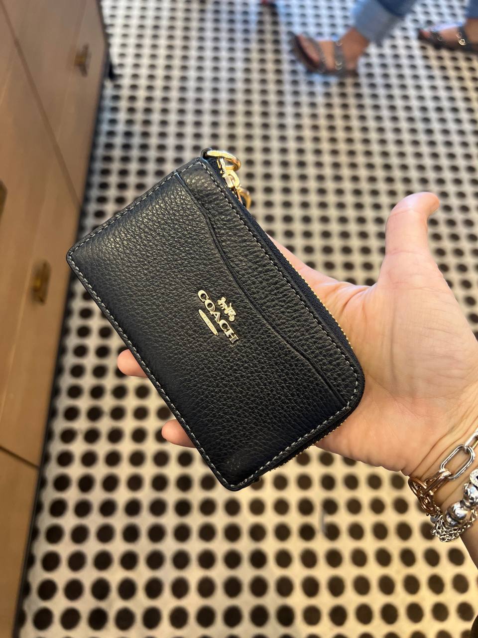 (Pre Order) Coach Multifunction Card Case In Black