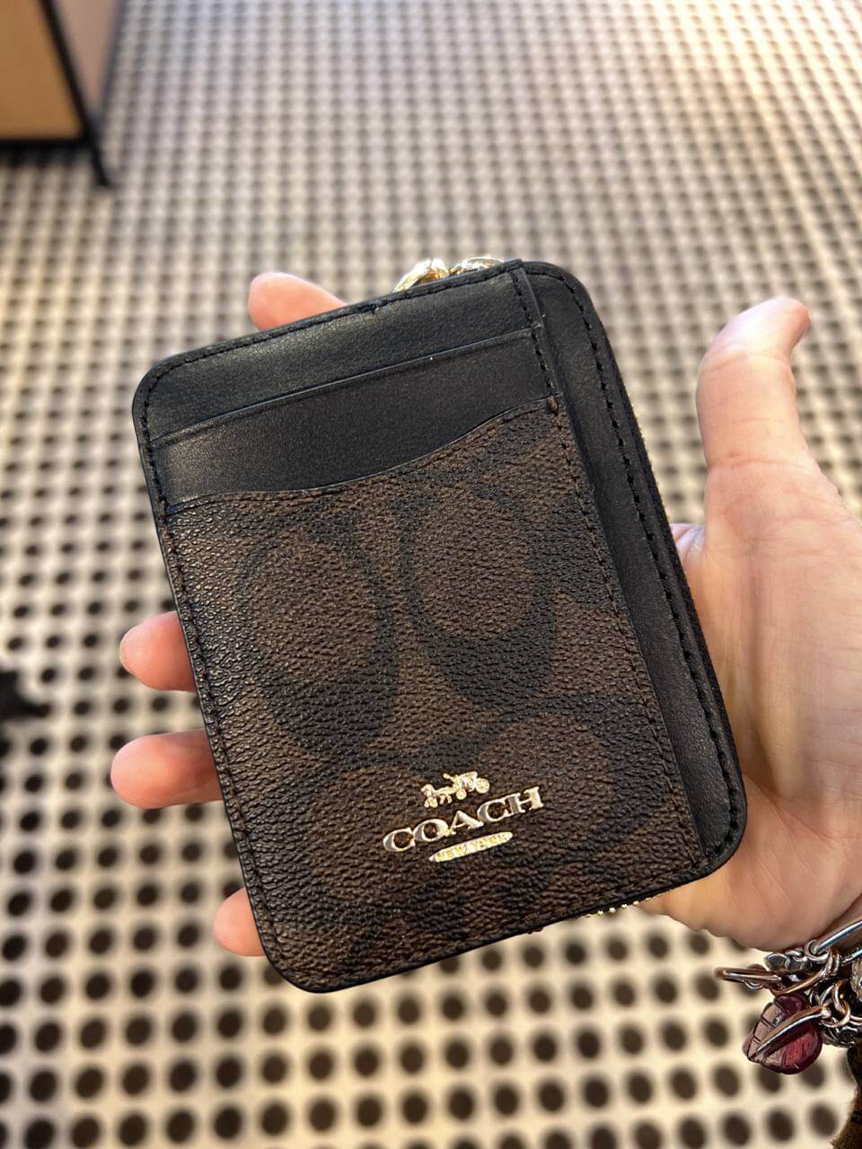 Coach Signature Zip Card Case Signature Brown - Image 3