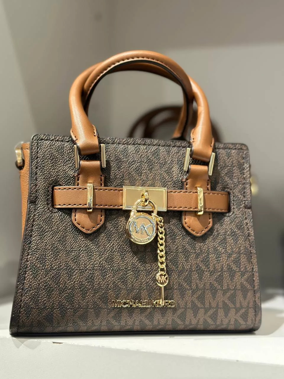 (Pre Order) Michael Kors xs hamilton crossbody in signature brown