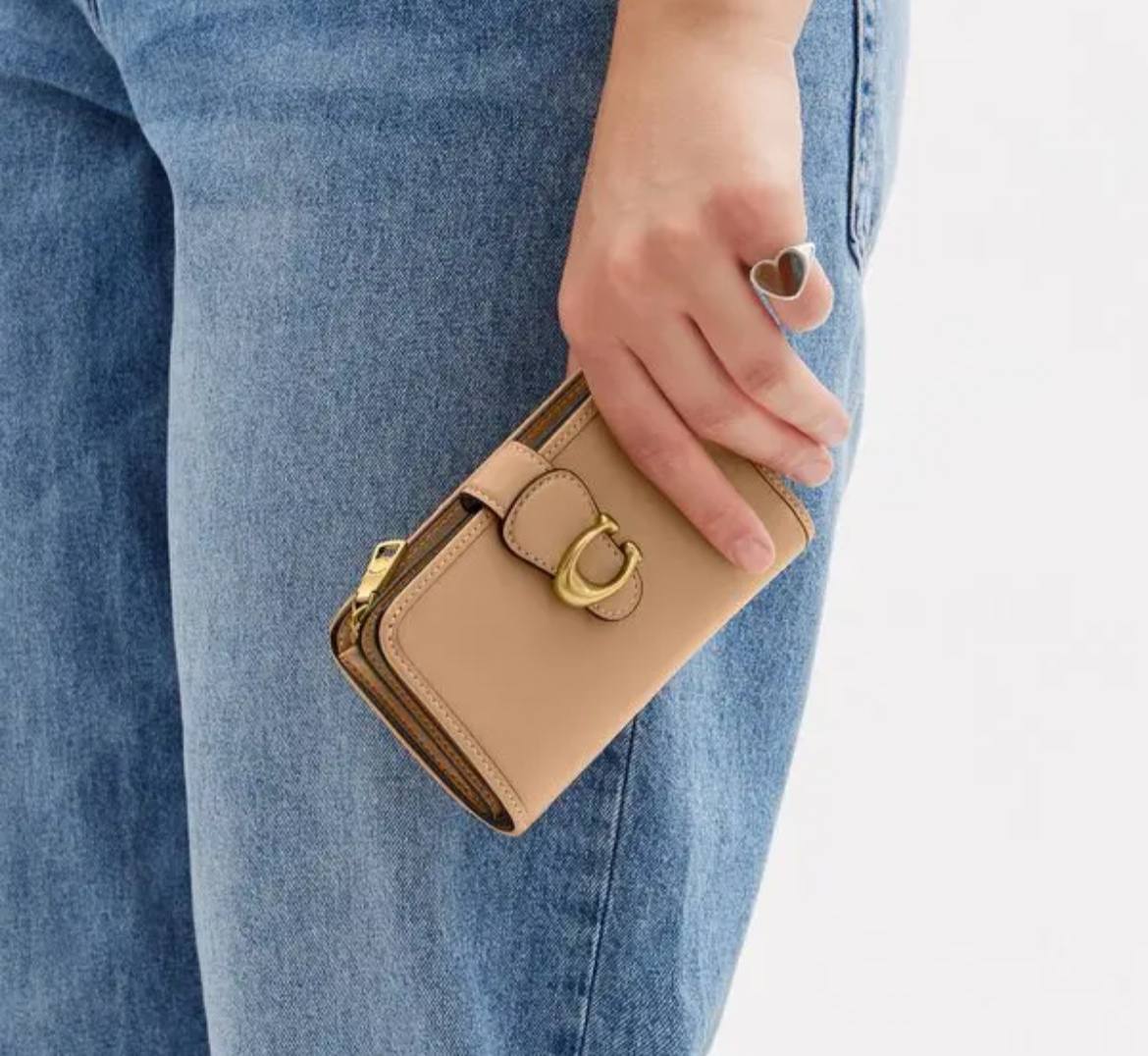 (USA ready stock) Coach Tabby Medium wallet in Brass/Toffee - retail transfer - Image 4