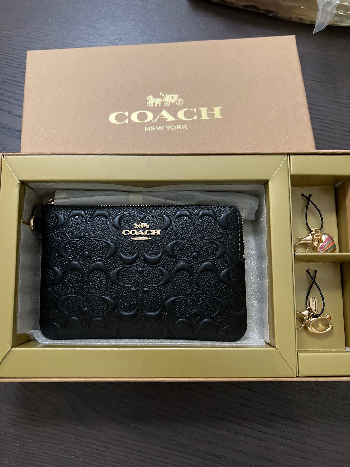 (USA Ready Stock) coach small corner zip wristlet signature leather in black box set