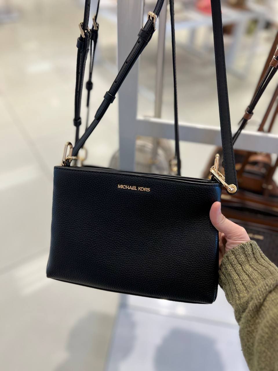 (USA Ready Stock) Michael Kors trisha triple compartment crossbody in black