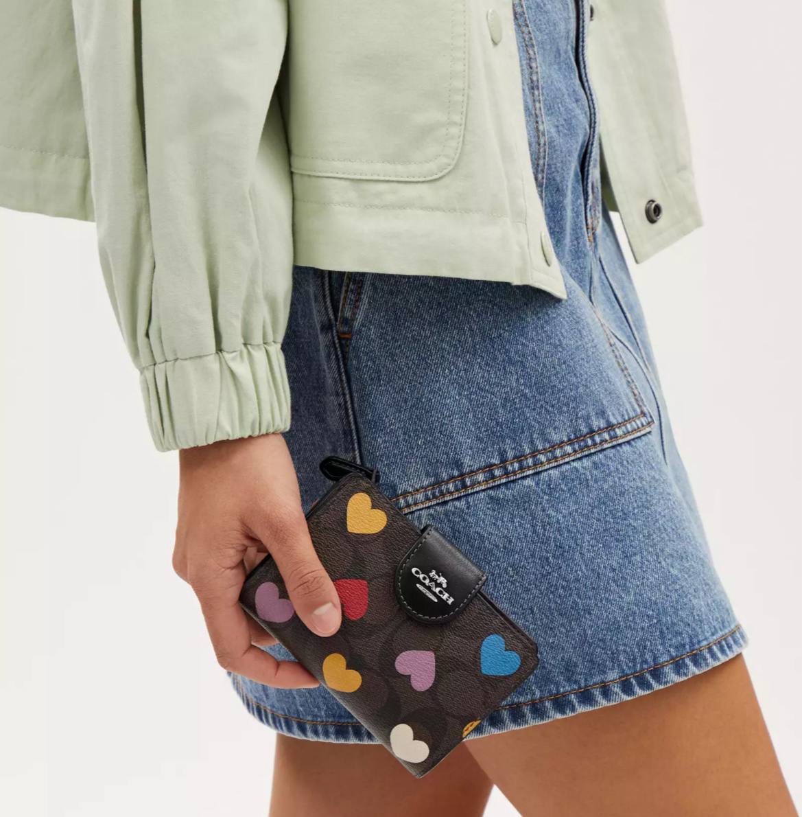 coach medium corner zip wallet in brown black multi heart - Image 5