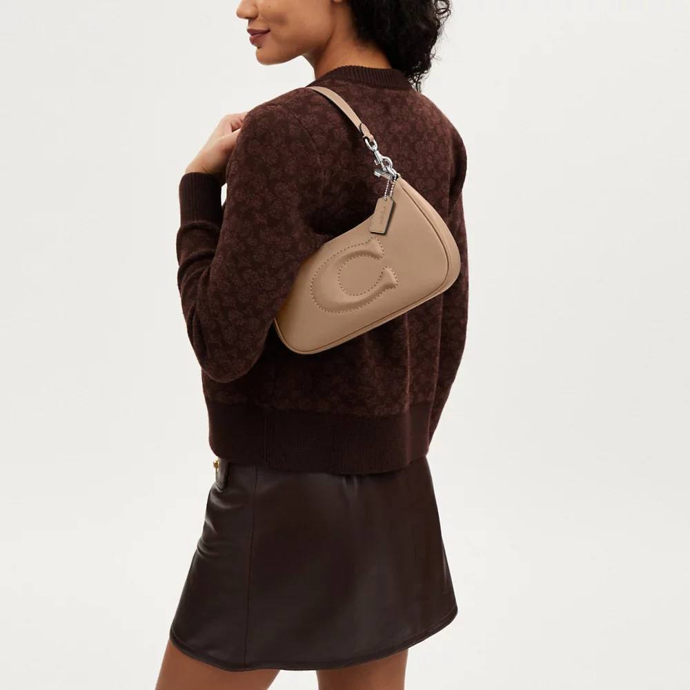 (Pre Order) Coach teri shoulder bag in taupe - Image 6