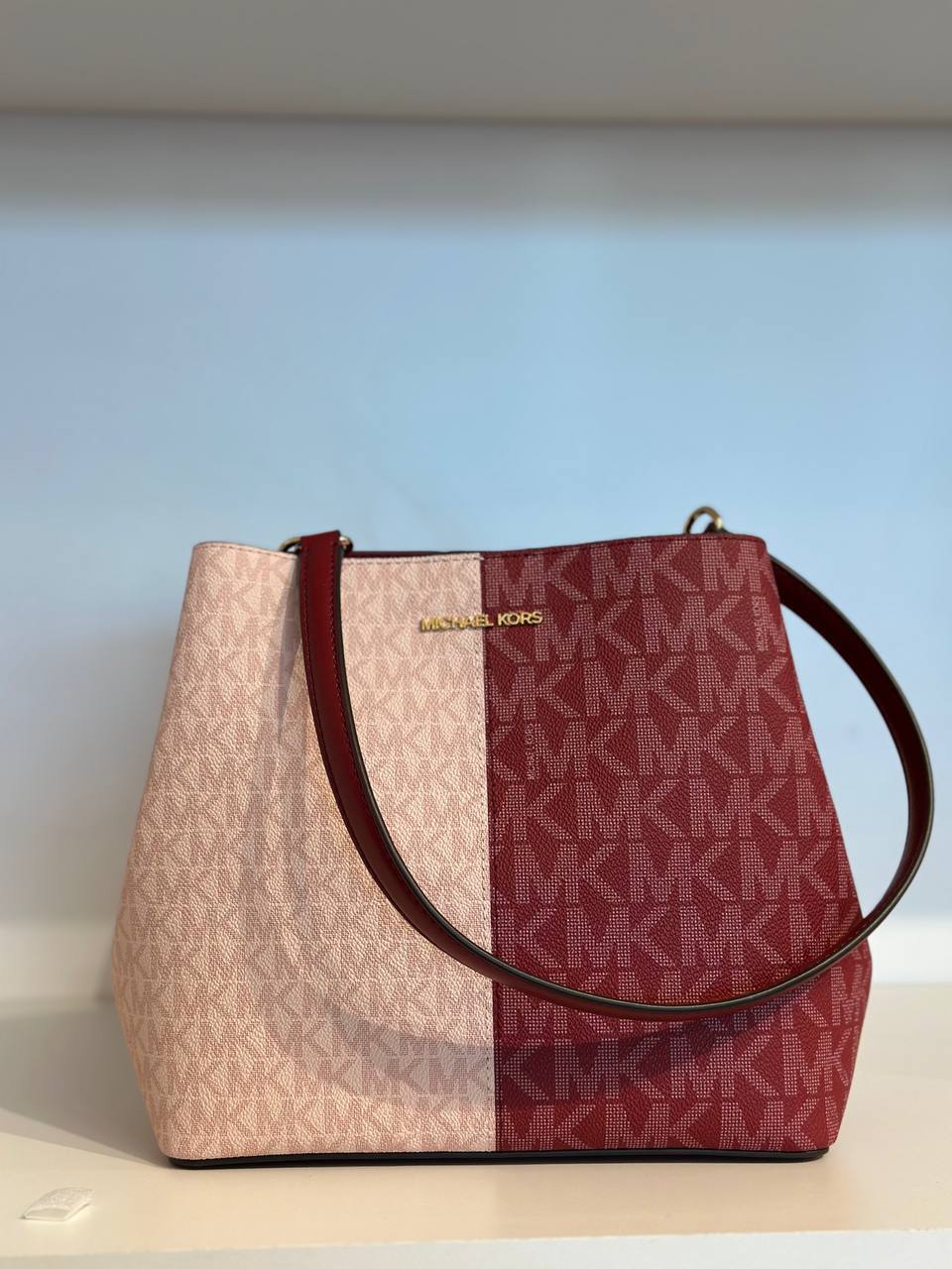 (Pre Order) Michael Kors pratt bucket medium shoulder in signature cherry colorblock